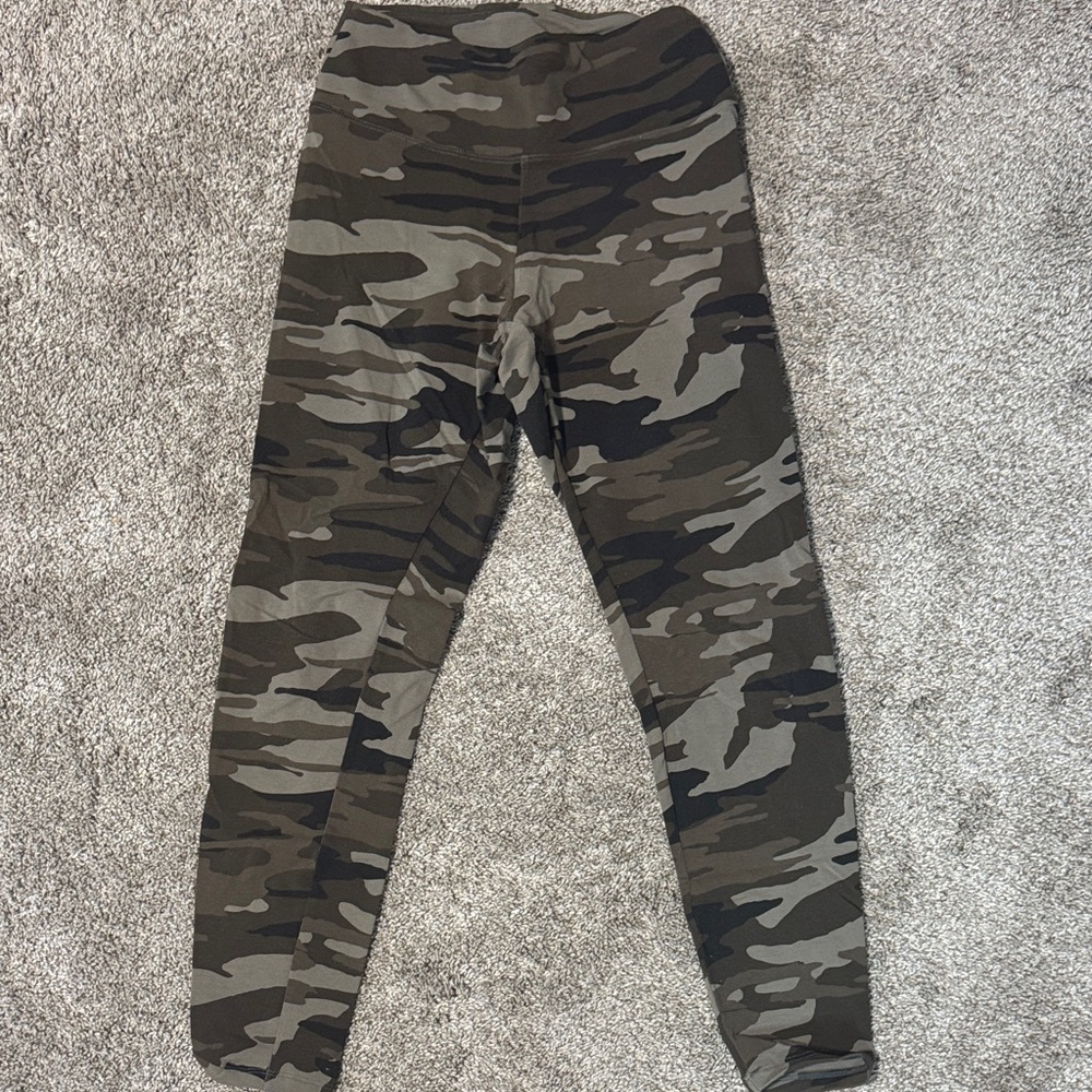 Express woman’s  Camouflage Leggings